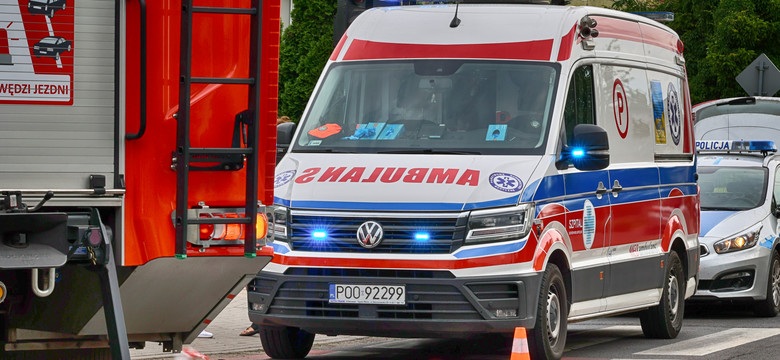 Pociąg zderzył się z ciężarówką w Wielkopolsce. Ofiara śmiertelna i ranni