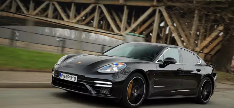 Porsche Panamera Turbo S - sportowe auto w garniturze limuzyny