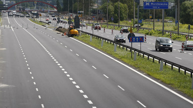 Kolizja trzech ciężarówek. A4 w kierunku Katowic zablokowana