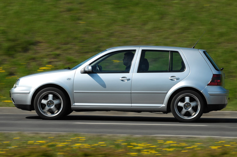 Volkswagen Golf kontra Toyota Corolla: pojedynek na szczycie