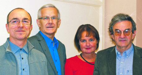 Od lewej: dr inż. Maciej Sypniewski, dr inż. Andrzej Więckowski, dr inż. Małgorzata Celuch, prof. dr hab. inż. Wojciech Gwarek materiały prasowe