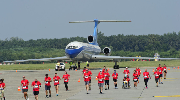 A Runway Run jótékonysági futóverseny a Liszt Ferenc-repülőtéren 2019. augusztus 31-én.  / Fotó: MTI/Lakatos Péter