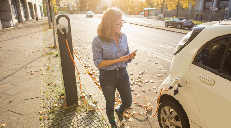 Elektromos autó a magyar vásárlók célja /Fotó: Shutterstock 