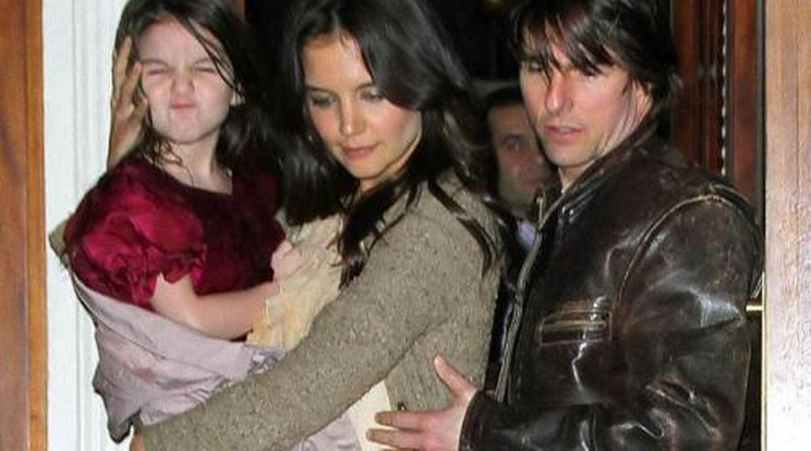 A fürdőszoba padlóján hagyta a zokogó Surit Katie Holmes és Tom Cruise