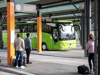 Jeden z pierwszych autokarów FlixBusa po powrocie na trasy. Dworzec autobusowy w Berlinie