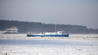 Nowy lodołamacz wycofany z akcji na Wiśle z powodu awarii