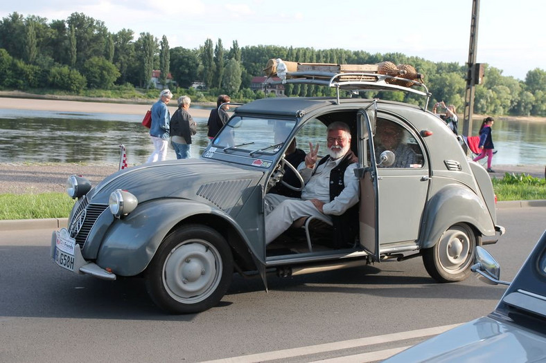 21. Światowy Zlot Miłośników Citroëna 2CV Toruń 2015