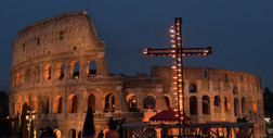 Droga Krzyżowa w Koloseum. Zabrakło na niej papieża Franciszka