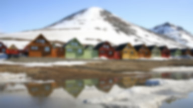 Tak żyją mieszkańcy Svalbard - niezwykłe nagranie z drona