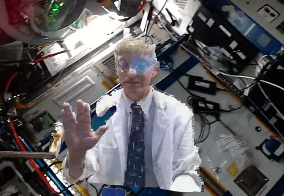 Holoportacja przeniosła lekarza w kosmos. Podał rękę astronaucie