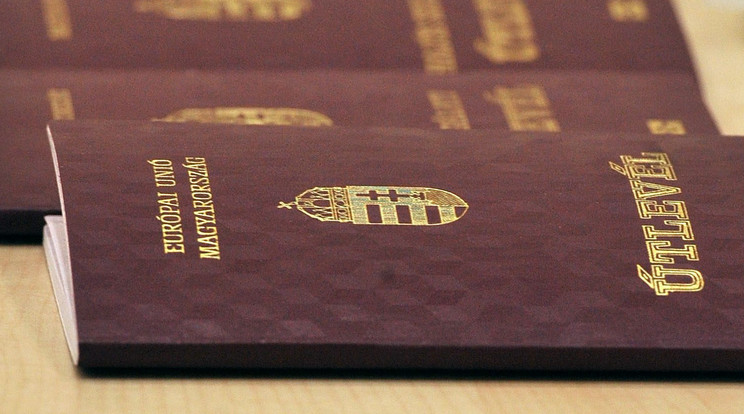 A halottnak hitt nő besétált a hágai konzulátusra, hogy új útlevelet csináltasson /Fotó: MTI - Máthé Zoltán