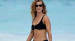 Rosie Huntington-Whiteley podczas sesji w bikini