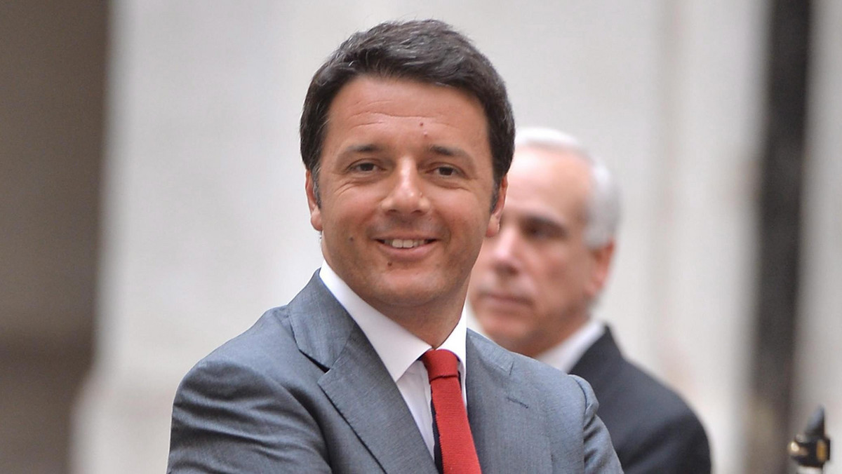 Premier Włoch Matteo Renzi oświadczył, że jeśli Unia Europejska nie znajdzie rozwiązania kryzysu imigracyjnego, to jego kraj upora się z nim sam. Rząd włoski krytykuje postawę władz Francji, które nie wpuszczają imigrantów próbujących się przedostać z Włoch.