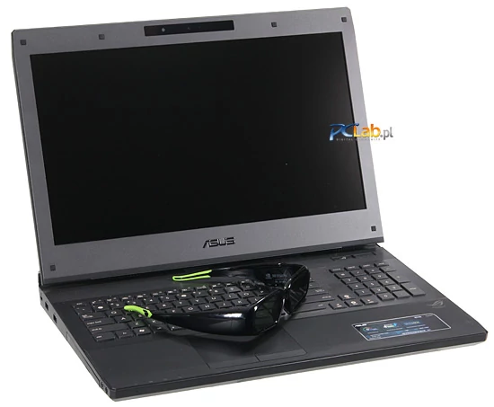 Najnowszy laptop dla graczy firmy Asus ma modne 3D (stąd okulary)