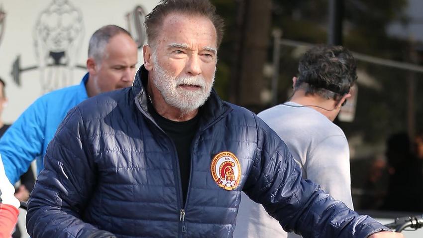 Arnold Schwarzenegger műtét pacemaker