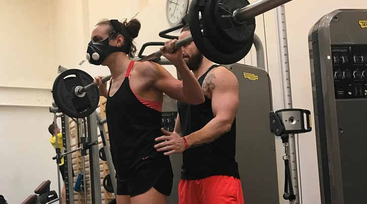 A tréningeken a férje, ­­
­Shane Tusup is segít – a különleges technikával „magaslati” körülmények ­között erősít 
Hosszú Katinka/Fotó:Instagram