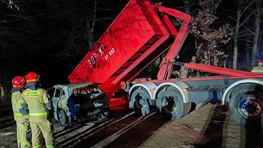 Pożar samochodu elektrycznego. Akcja gaśnicza trwała 21 godzin