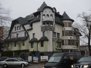 Nieistniejący już hotel Czarny Kot zyskał miano najsłynniejszej polskiej samowoli budowlanej. Czy i kiedy samowolę budowlaną można zalegalizować?