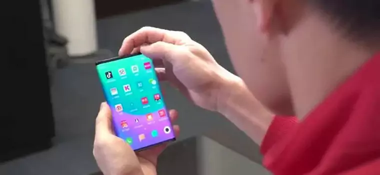 Xiaomi patentuje składanego smartfona, który ma otwory w ekranie