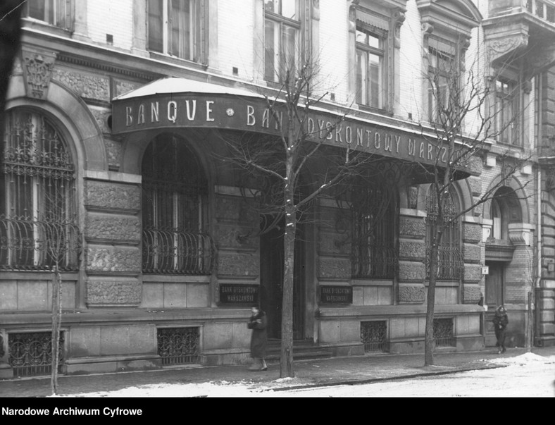 Bank Dyskontowy w Warszawie przy ulicy Fredry 8