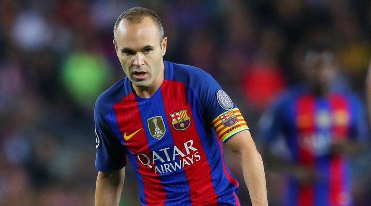 Iniesta keményen edz /Fotó: AFP