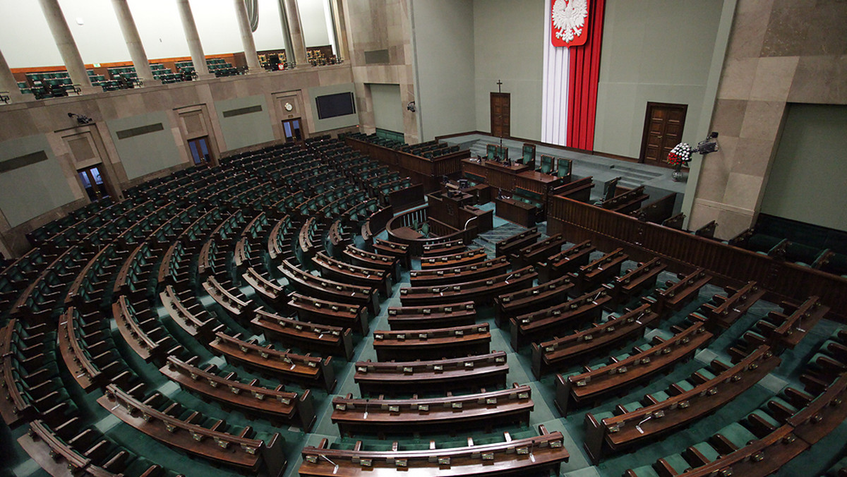 Informacja ministra spraw zagranicznych o zadaniach polskiej polityki zagranicznej w 2016 roku oraz debata w tej sprawie odbędzie się w Sejmie w piątek - poinformował  wicemarszałek Sejmu Ryszard Terlecki.