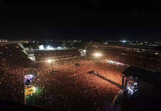 50 tysięcy widzów, brak masek i dystansu. To największy koncert od początku pandemii