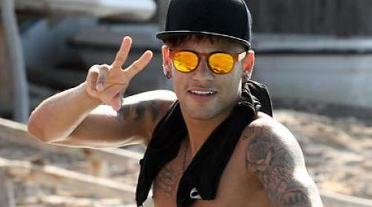Durva! Feldagadt Neymar arca a mumpsztól!