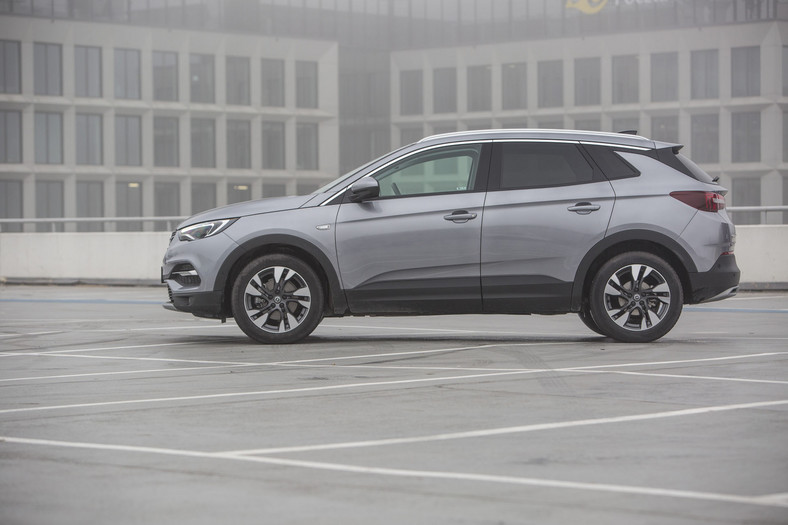 Opel Grandland X 1.2 Turbo - prawdziwy PeugOpel