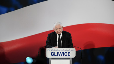 Kaczyński w Gliwicach: koalicja PO-PSL osłabiała polską armię  