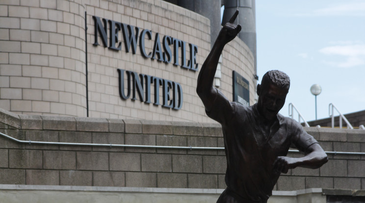 A klublegenda vigyázza a St. James Park stadiont / Fotó: AFP