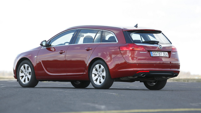 Opel Insignia (od 2009 r.) - od 34 500 zł 