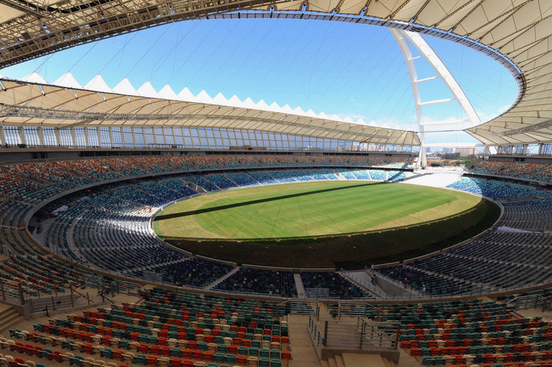 Stadion w Durbanie o pojemności 70 tys. krzesełek, widok na murawę. Photo: Local Organising Committee, MediaClubSouthAfrica.com
