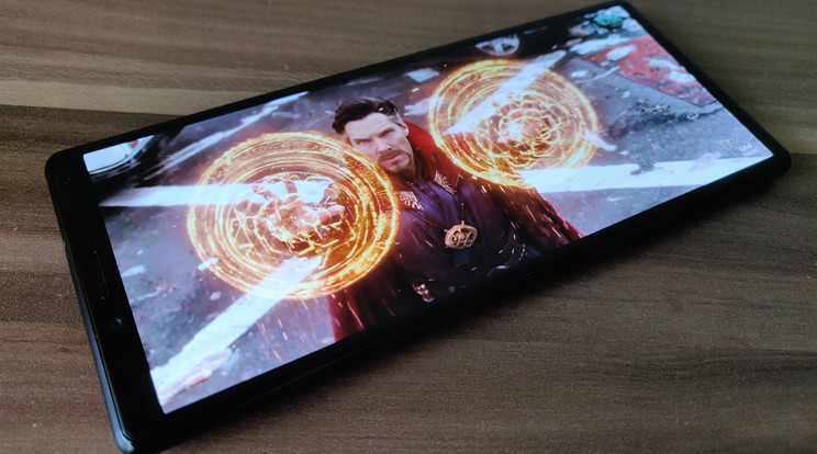 A Sony Xperia 1 azoknak lehet jó választás, akik sokat filmeznek a mobiljukon