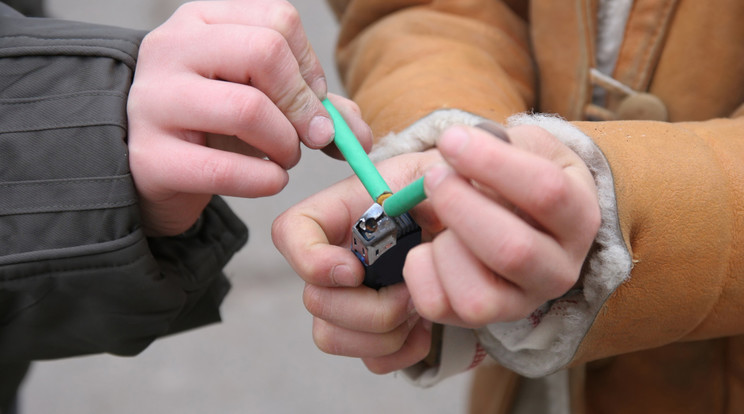 Petárdával támadtak a kebabosokra, ők meg késsel védekeztek és meglötek egy embert / Illusztráció: Northfotó