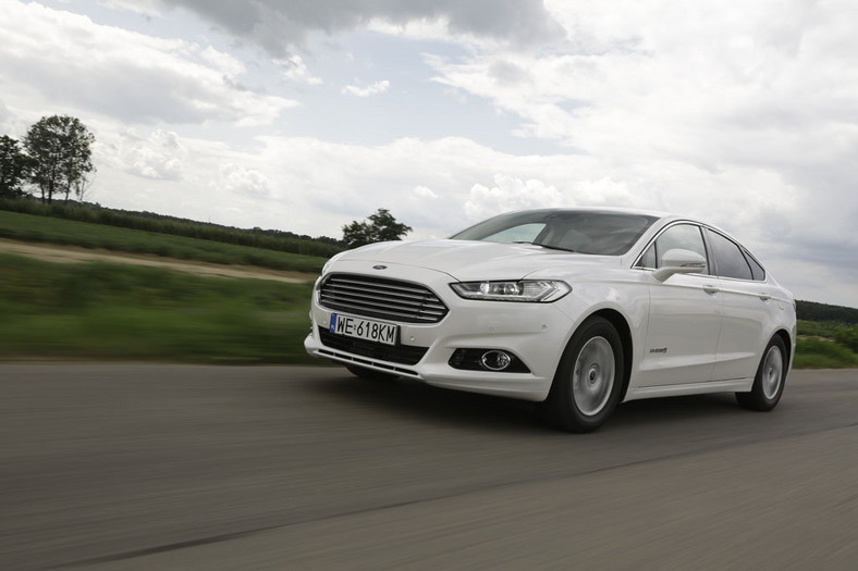 Modny i ekonomiczny - Ford Mondeo 2.0 Hybrid