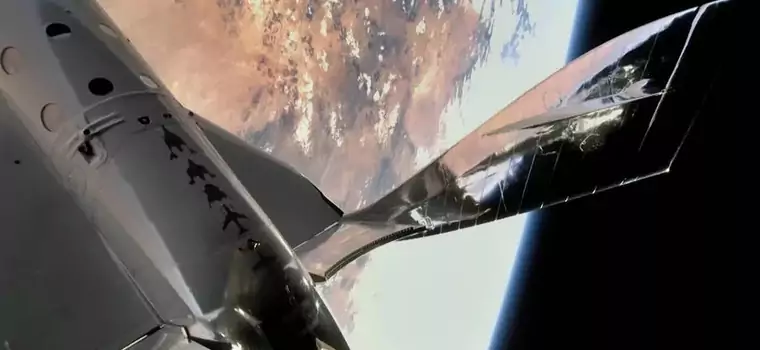 Virgin Galactic sprzedało już 100 biletów na wycieczki w kosmos. Pomimo wyższej ceny