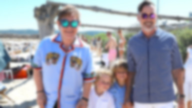 Elton John z mężem i dziećmi na wakacjach. Dobrze się bawią!