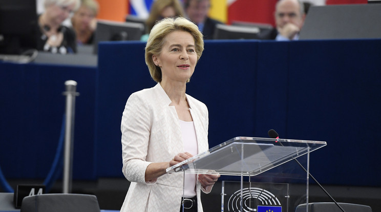 Ursula von der Leyen, az Európai Bizottság (EB) elnöki posztjának várományosa beszédet mond az Európai Parlament (EP) plenáris ülésén Strasbourgban  / Fotó: MTI Koszticsák Szilárd