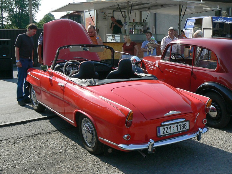 Oldtimery u podnóża Beskidów (fotogaleria)