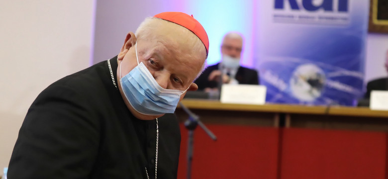 Kardynał Dziwisz odpowiada na oskarżenia: nie przyjmowałem pieniędzy