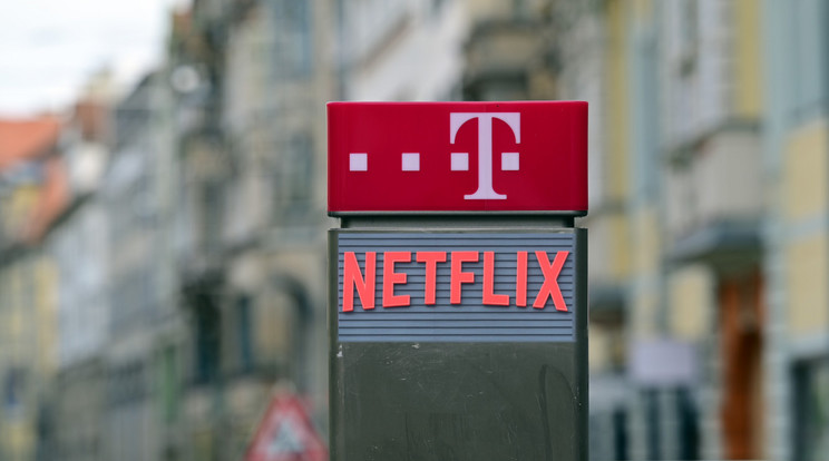 A Telekom nagyot dobhat azzal, hogy a kábeltévés kínálatában elérhetővé teszi a Netflix tartalmait. A kábel- és a streamingpiac is átalakulóban van. Úgy tűnik, hogy a harc helyett a kettő közeledik egymáshoz. Egyelőre minden nagyon képlékeny, így csak remélhetjük, hogy ezzel végül a fogyasztók is jól járnak. / Kép: Getty Images/Blikk