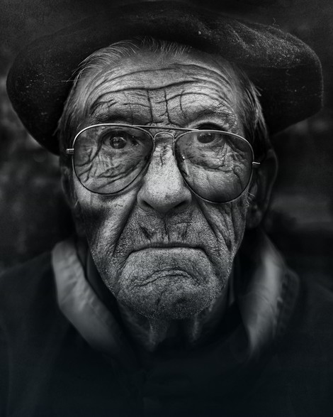 Snažan portret