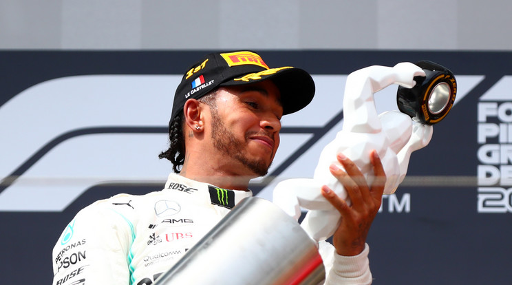Lewis Hamilton a vasárnapi Francia GP-n is győzött, az idei nyolcból hat futamon volt a legjobb /Fotó: Getty Images