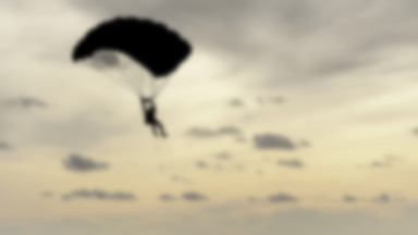 17-latka poważnie ucierpiała w skoku spadochronowym pod Włocławkiem