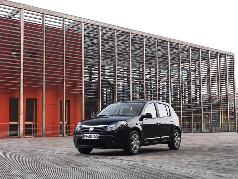 Dacia w czerni: Czyli Logan MCV i Sandero w limitowanej edycji
