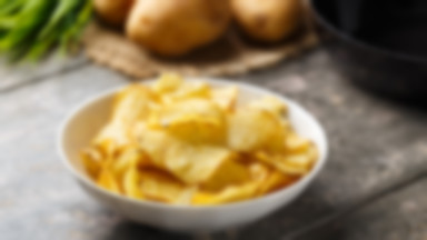 Jak zrobić domowe chipsy? Banalnie proste, a dużo zdrowsze niż sklepowe
