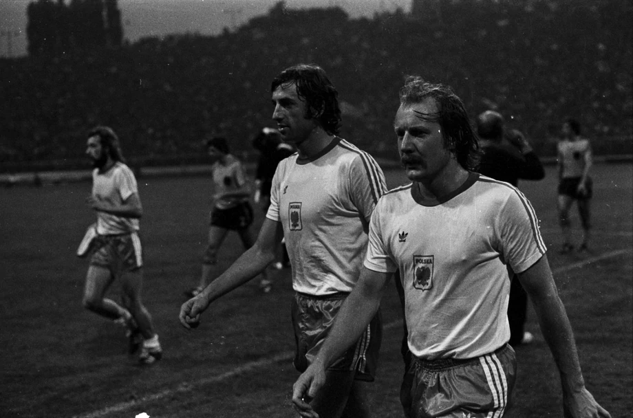 Robert Gadocha (z prawej) - mecz Polska-Holandia na Stadionie Śląskim w 1975 roku