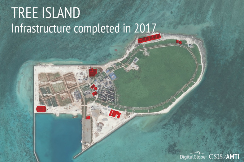 Infrastruktura wojskowa Chin na Wyspie Tree w archipelagu Wysp Spratly na Morzu Południowochińskim. Źródło: Asia Maritime Transparency Initiative/Digital Globe