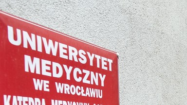 Niezwykłe odkrycie na terenie wrocławskiej uczelni. Znaleźli dokumenty sprzed stu lat